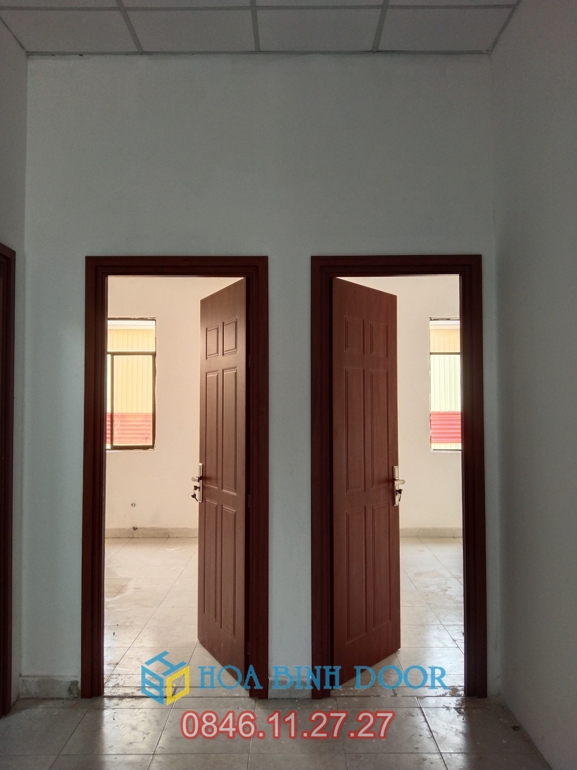 cua-nhua-composite-tai-long an