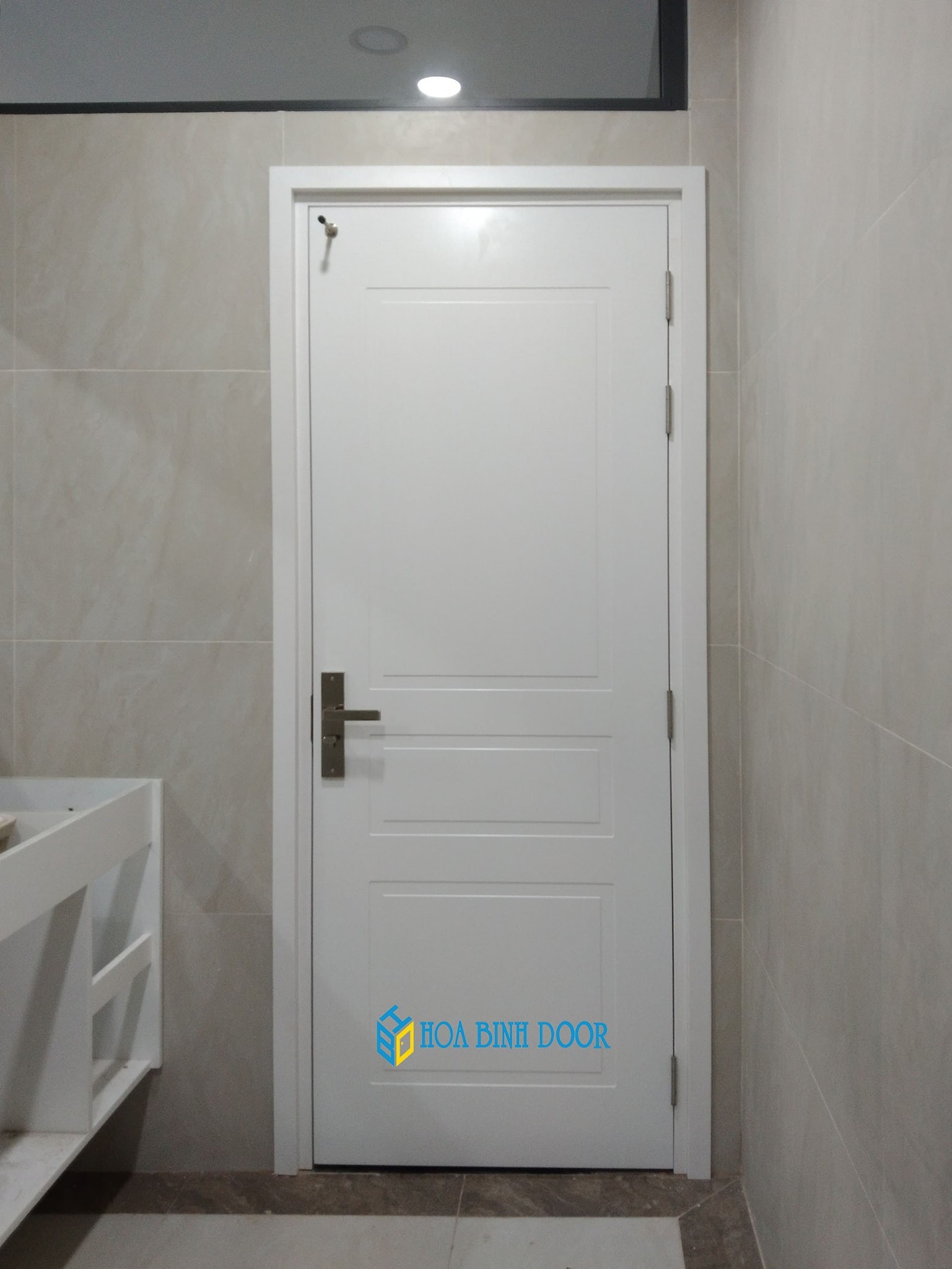 cua-nhua-composite-son-pu