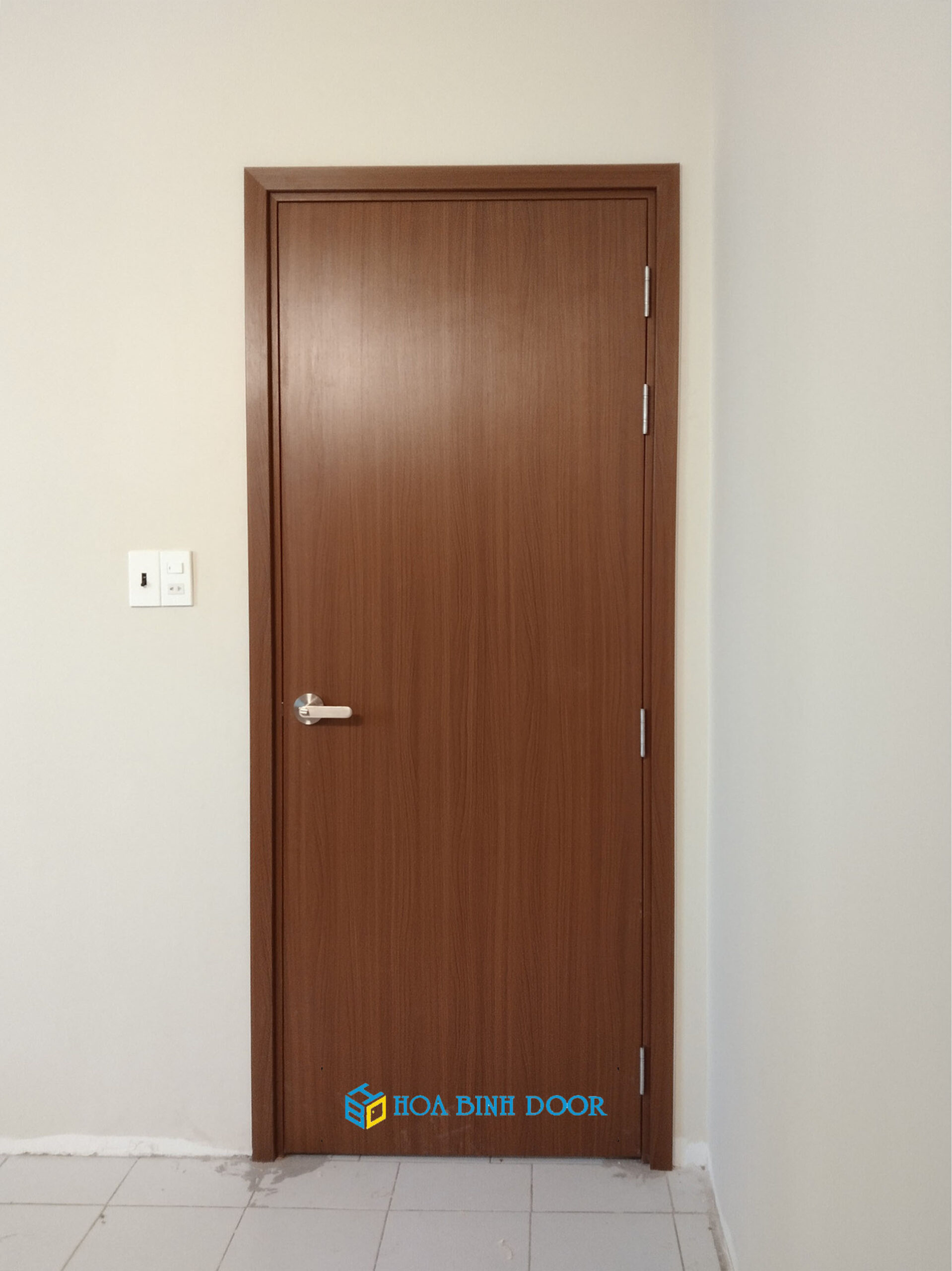 cua-nhua-composite-tai-quan-3