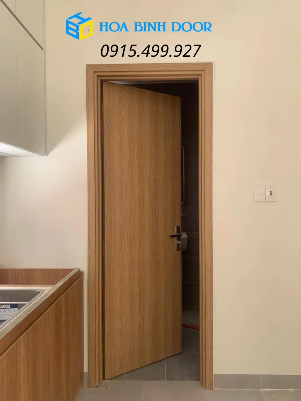 Cửa nhựa composite lắp đặt tại quận Tân Phú